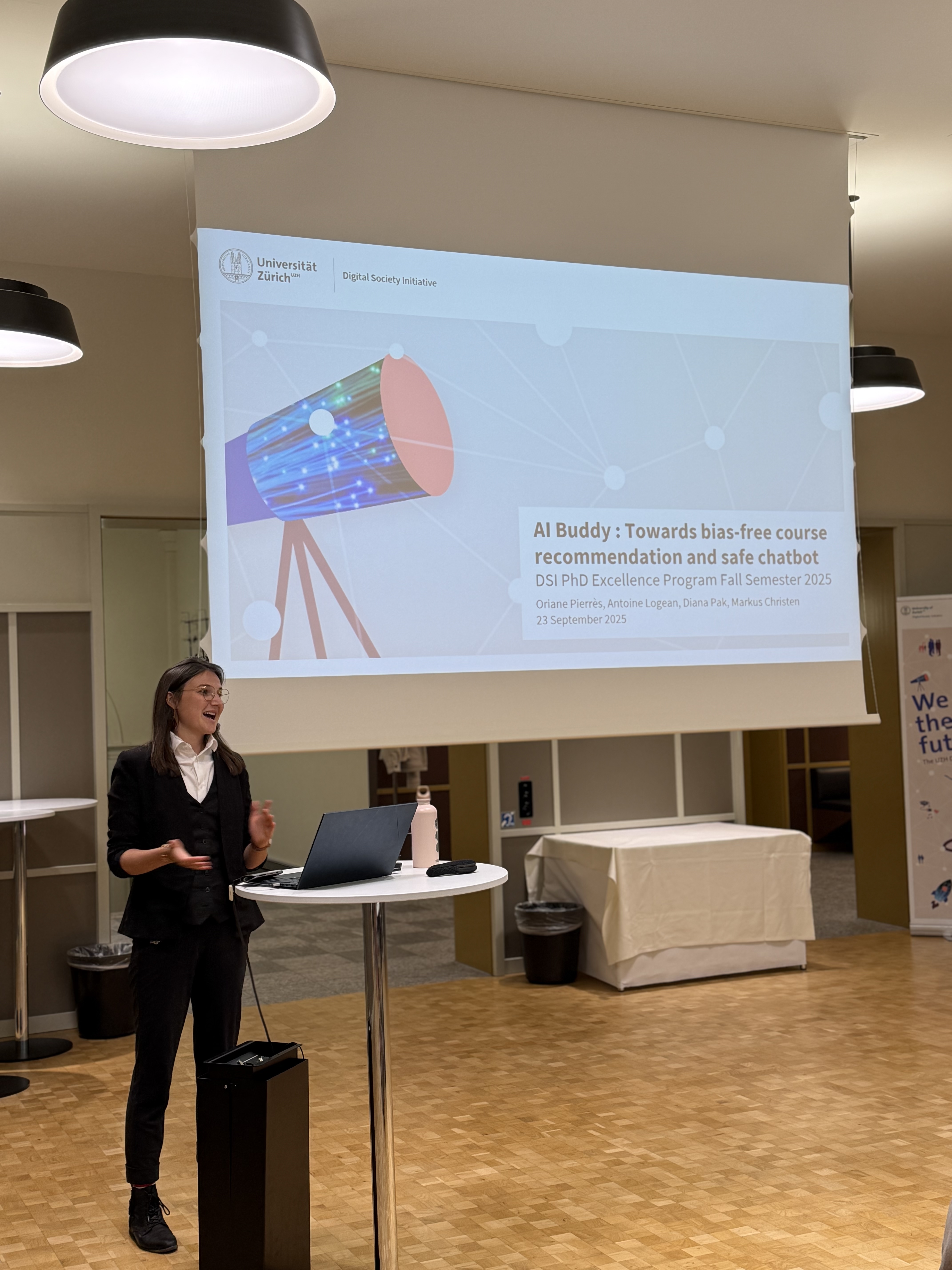 Oriane Pierrès in front of the first slide of the course.